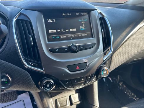 Used 2017 Chevrolet Cruze LT w/ Convenience Package FWD image 23