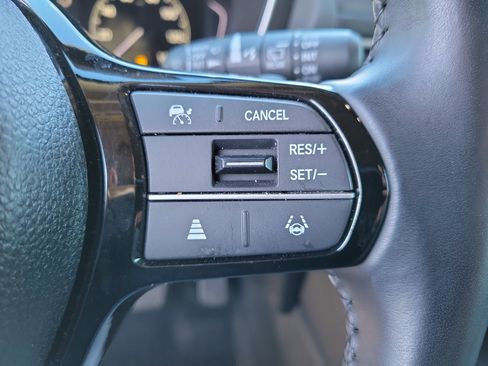 Used 2025 Honda Pilot EX-L image 33