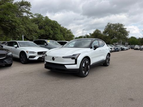 New 2026 Volvo EX30 Plus w/ Climate Package RWD image 2