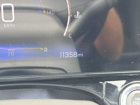 Used 2025 Chevrolet Trax RS w/ Driver Confidence Package FWD image 33