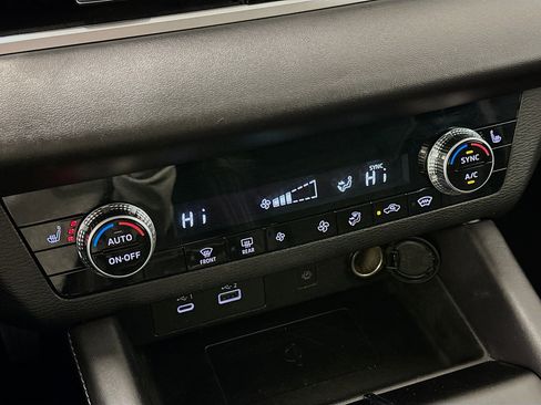 Used 2024 Mitsubishi Outlander SE image 24