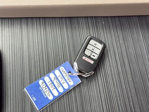 Used 2021 Honda Pilot Touring image 23