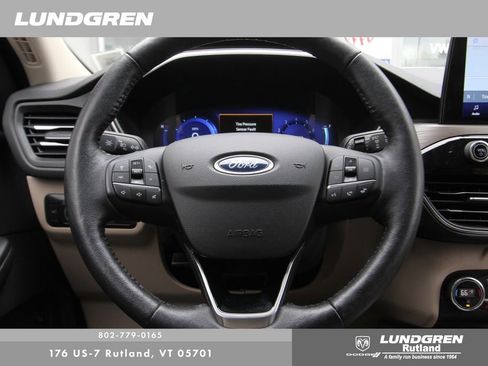 Used 2020 Ford Escape Titanium w/ Titanium Premium Package 2.0 image 5