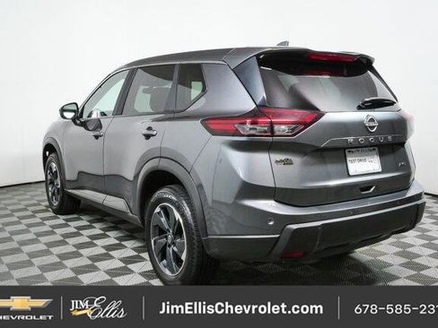 Used 2025 Nissan Rogue SV AWD/4WD image 27
