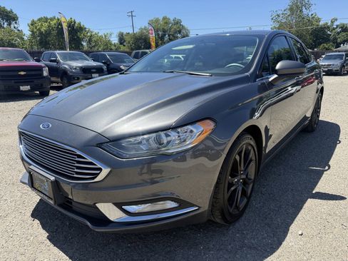 Used 2018 Ford Fusion SE w/ Equipment Group 201A AWD/4WD image 1