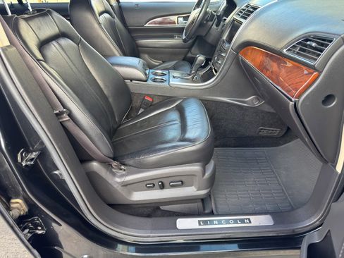 Used 2013 Lincoln MKX FWD image 16