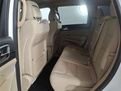 Used 2020 Jeep Grand Cherokee Laredo w/ Security & Convenience Group image 15