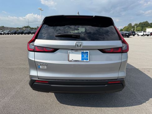 Used 2025 Honda CR-V LX image 10