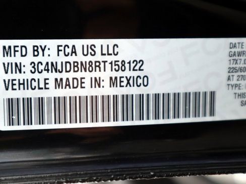 Used 2024 Jeep Compass Latitude image 36