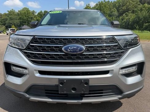 Used 2021 Ford Explorer XLT w/ Equipment Group 202A RWD image 3