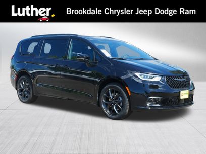 New 2026 Chrysler Pacifica Limited