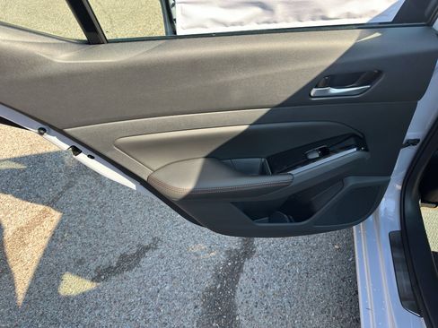 New 2025 Nissan Altima 2.5 SR image 12