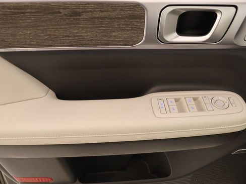 Used 2025 Hyundai Santa Fe Calligraphy FWD image 17