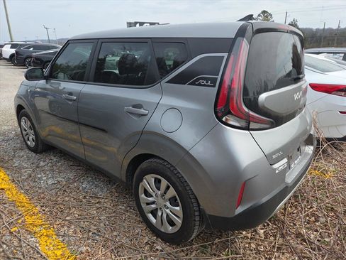 Used 2023 Kia Soul LX image 6