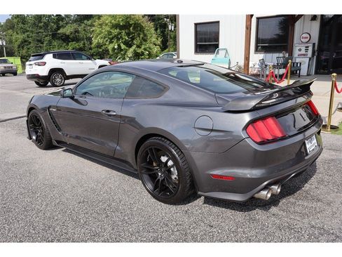 Used 2017 Ford Mustang Shelby GT350 RWD image 3