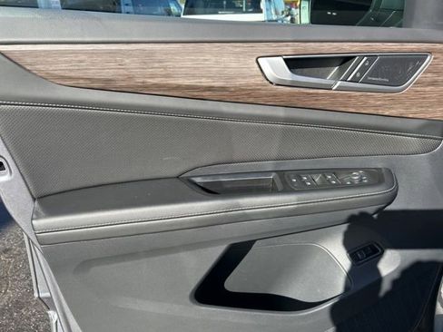 Certified 2024 Volkswagen Atlas SEL Premium R-Line image 26