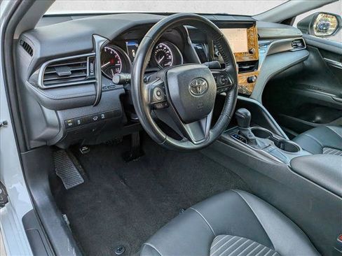 Used 2023 Toyota Camry SE image 10