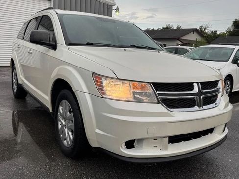 Used 2017 Dodge Journey SE w/ Flexible Seating Group FWD image 2