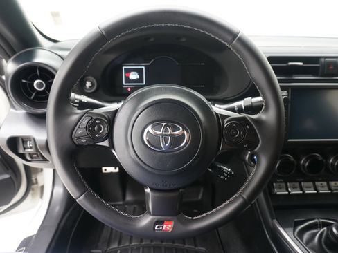 Used 2023 Toyota GR86 Premium RWD image 15
