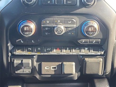 Used 2019 Chevrolet Silverado 1500 RST image 18