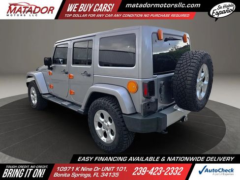 Used 2015 Jeep Wrangler Unlimited Sahara w/ Connectivity Group image 9