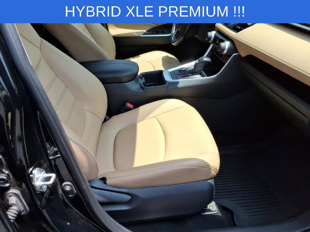 Used 2023 Toyota RAV4 XLE Premium AWD/4WD image 9
