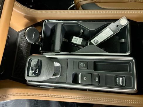 Used 2024 Nissan Pathfinder Platinum FWD image 21