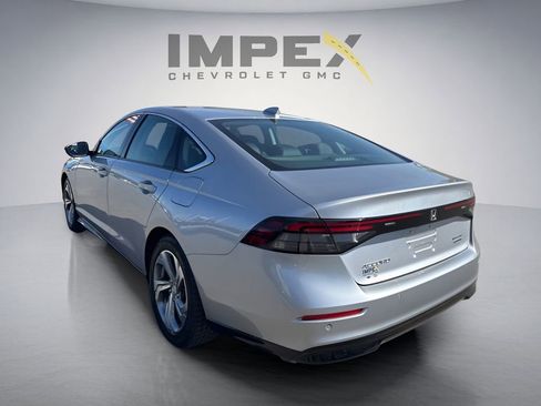 Used 2023 Honda Accord Touring image 3