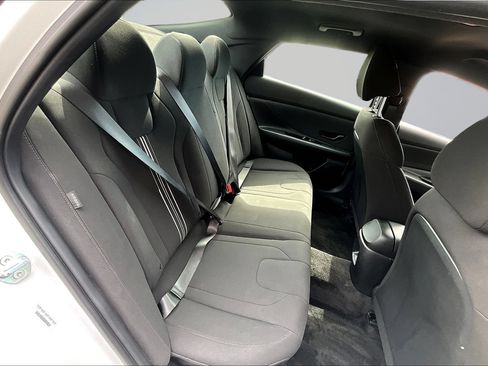 Used 2025 Hyundai Elantra Sport FWD image 27