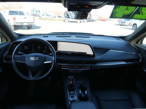 Certified 2024 Cadillac XT4 Premium Luxury image 16