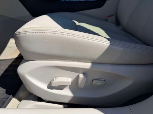 Used 2019 INFINITI Q50 Luxe w/ Essential Package (3.0T Luxe) AWD/4WD image 12
