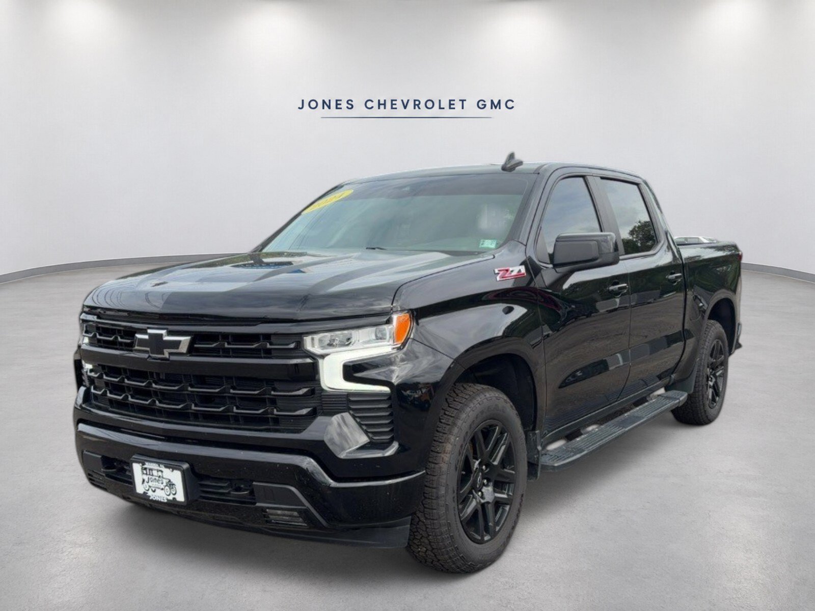 Used 2024 Chevrolet Silverado 1500 RST w/ Z71 Off-Road Package AWD/4WD image 1