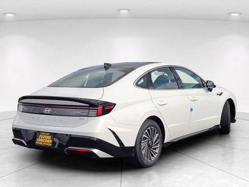 New 2026 Hyundai Sonata SEL FWD image 6