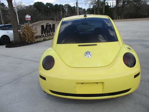 Used 2010 Volkswagen Beetle Coupe image 23