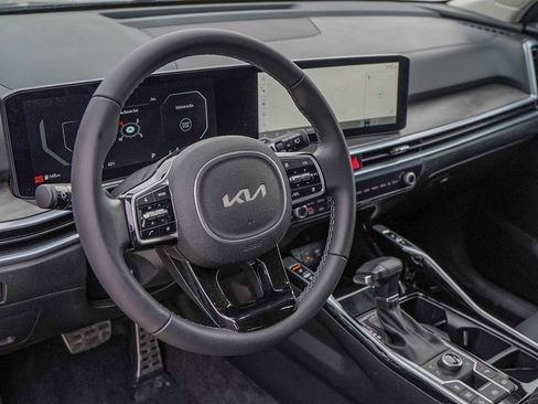 Certified 2025 Kia Sorento SX image 9