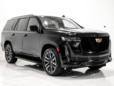 Used 2023 Cadillac Escalade Sport image 3