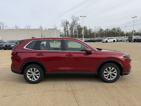 Used 2023 Honda CR-V LX image 3