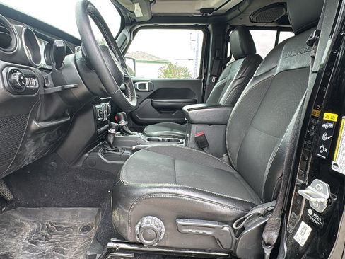 Used 2021 Jeep Gladiator Sport image 9