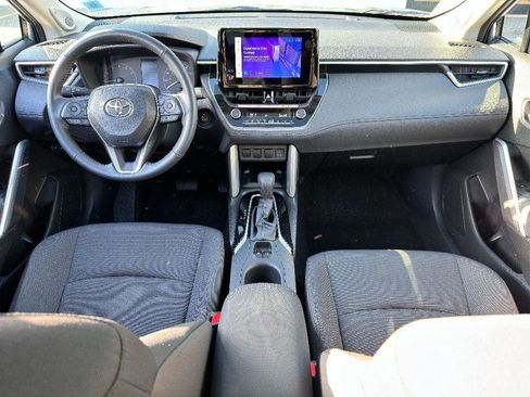 Used 2024 Toyota Corolla Cross LE w/ Moonroof Package image 29