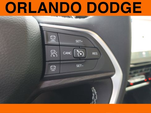 New 2025 Jeep Grand Cherokee L Limited w/ Luxury Tech Group II image 15