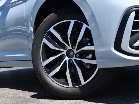 New 2026 Volkswagen Jetta SE FWD image 3