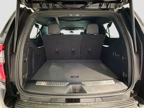 Used 2025 GMC Yukon XL Denali image 24