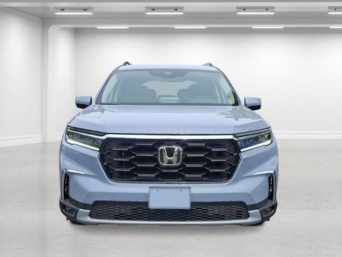 New 2025 Honda Pilot Touring image 9