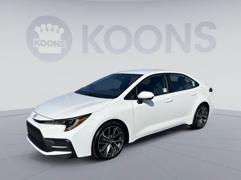 Used 2021 Toyota Corolla SE FWD image 1