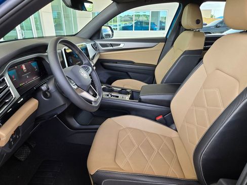 Used 2024 Volkswagen Atlas Cross Sport SE FWD image 9