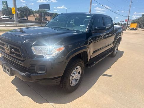 Used 2020 Toyota Tacoma SR w/ SR Convenience Package RWD image 13