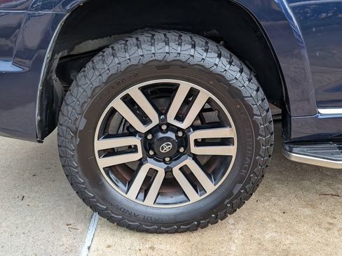 Used 2018 Toyota 4Runner Limited AWD/4WD image 3