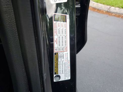 Used 2019 Nissan Rogue SL w/ Premium Package image 31