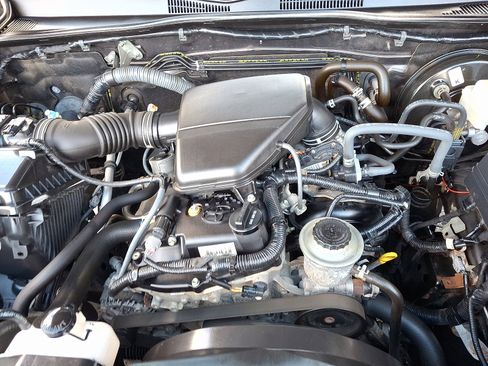 Used 2019 Toyota Tacoma SR image 28