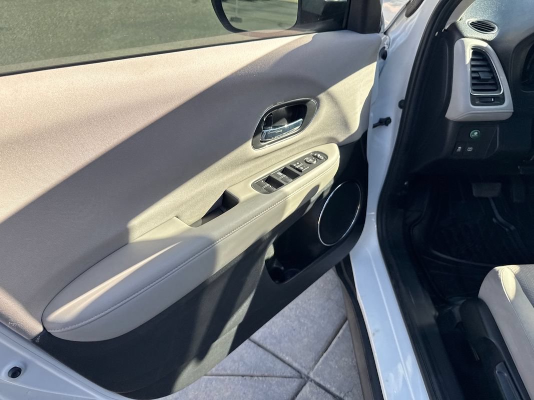 Used 2017 Honda HR-V EX image 24